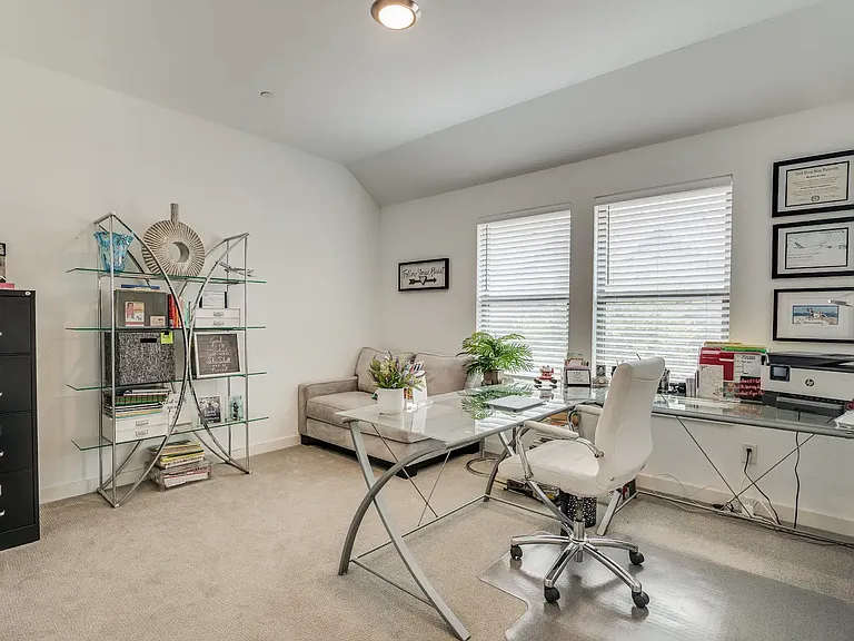 2724 Splendor Dr — Photo 19