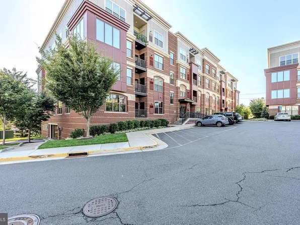 3985 Norton Pl Unit 105, Fairfax, VA 22031