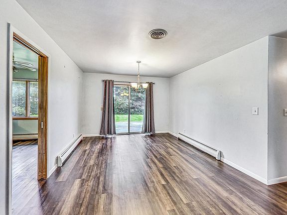 5th image of 3010 Evergreen Dr