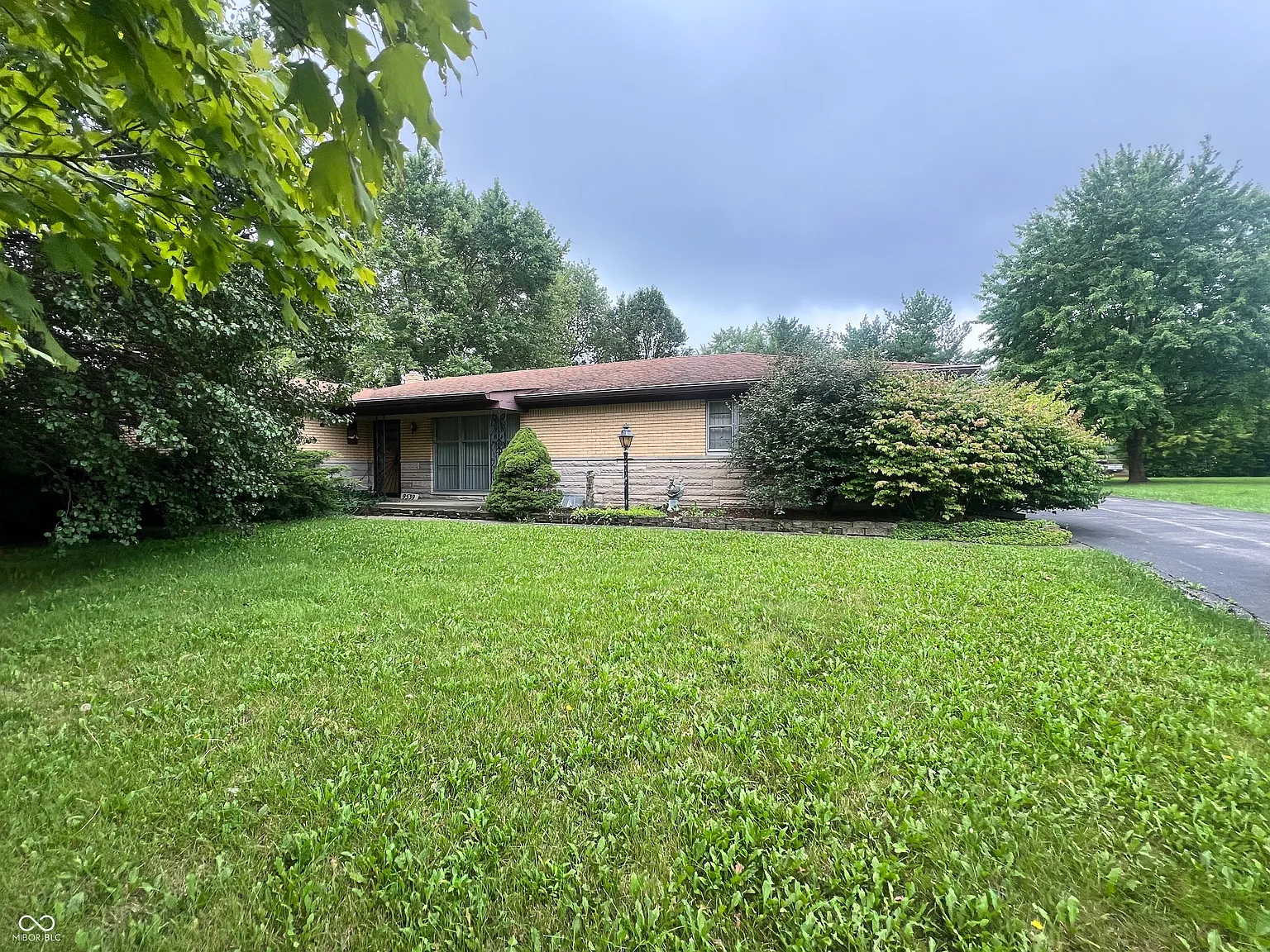 9539 Brookville Rd photo 1