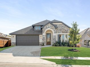 210 Comanche Trl, Alvarado, TX 76009