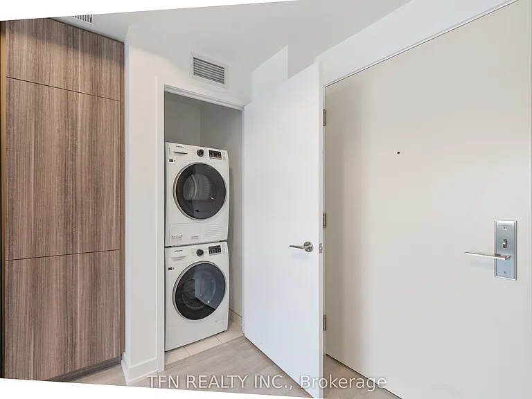 15 Richardson St #411 — Photo 8