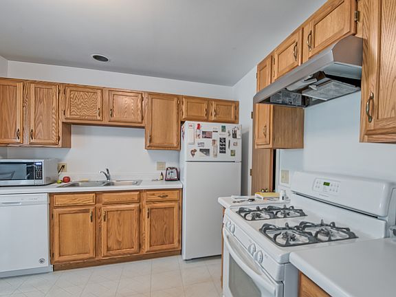 5th image of 128 Stirling Ln Unit X1