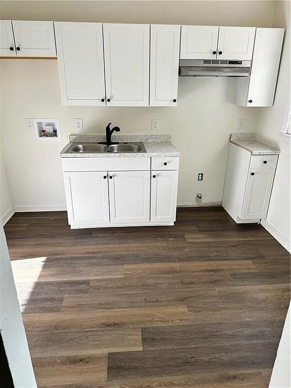 3 bed, 1.0 bath, 1100 sqft, $1,400 — Photo 3