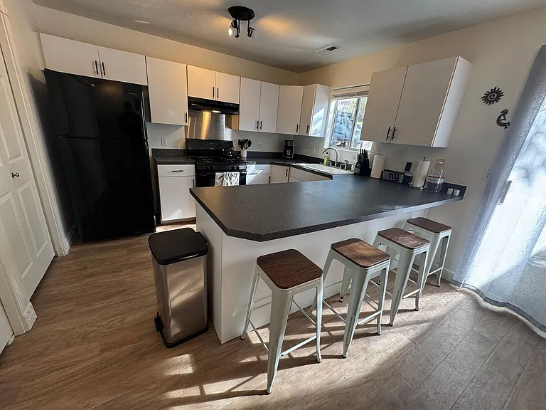 636 N 220 W — Photo 12