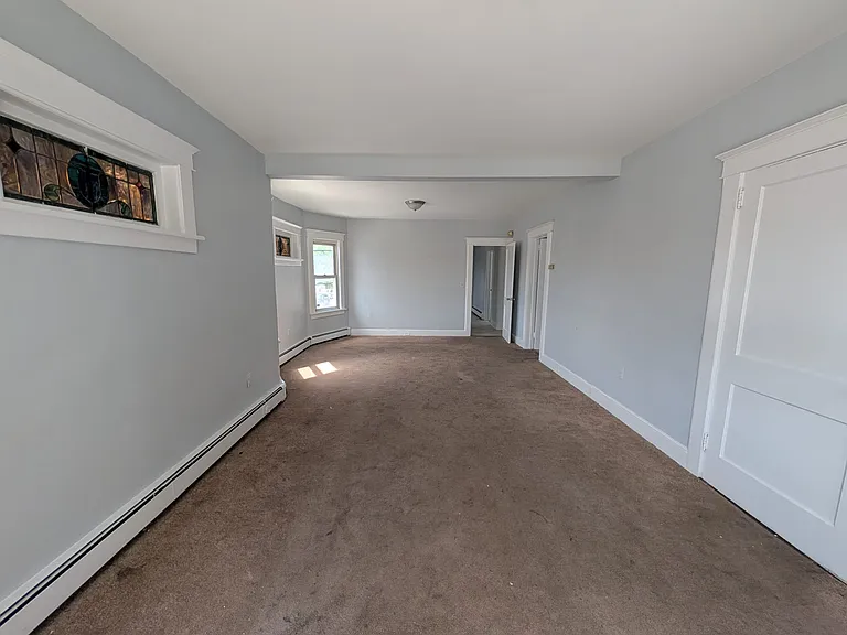21-23 Bloomfield Ave — Photo 3