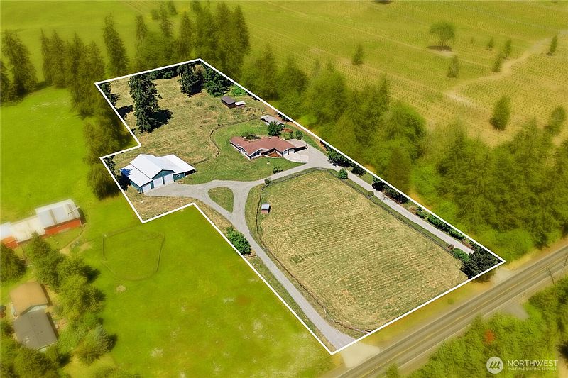 3rd image of 234 Avery Road W