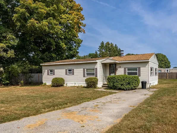 31 Ash St, Webster, MA 01570