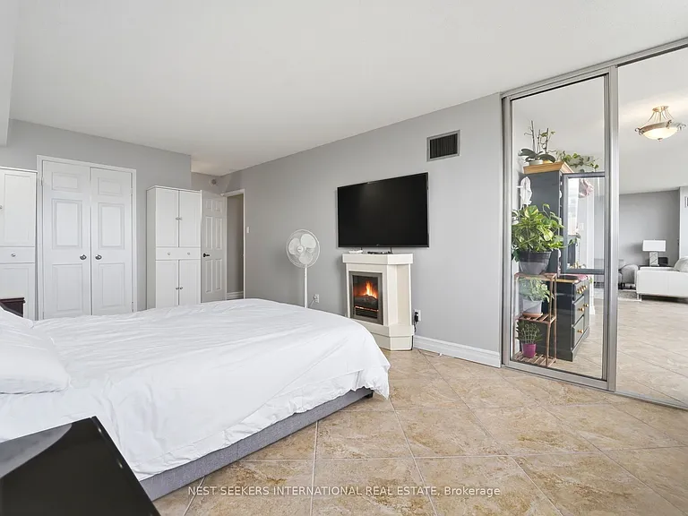 310 Mill St S #811 — Photo 10