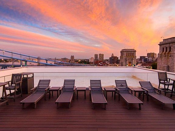 3rd image of 254 N Columbus Blvd #41