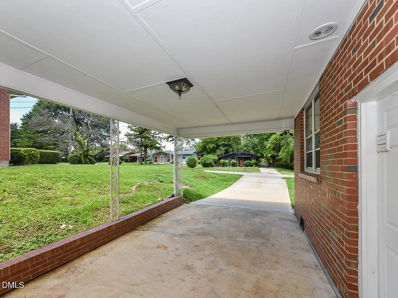 3 bed, 1.5 bath, 975 sqft, $1,750 — Photo 4