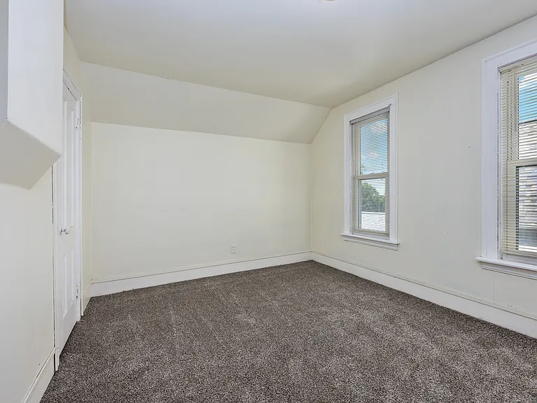 44 Grove St NE — Photo 17