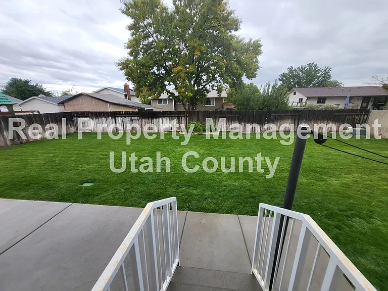 572 S 1750 E — Photo 12