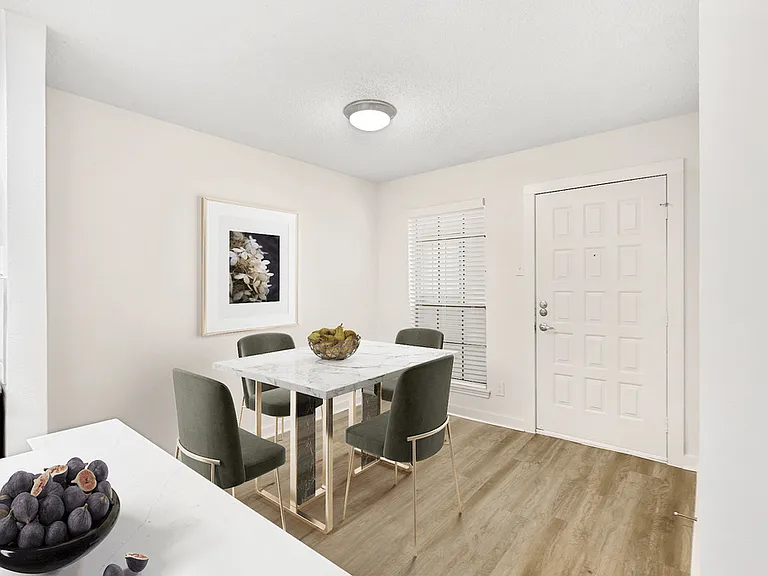 Summers Crossing Apartments — Photo 8
