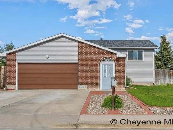 7207 Bomar Dr, Cheyenne, WY 82009