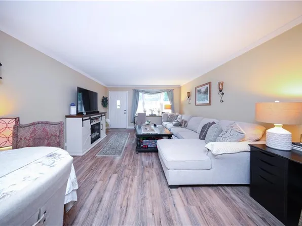 1936 East 37th Street image 6 of 25