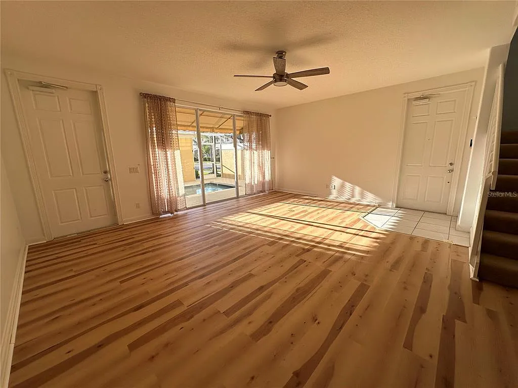 3 bed, 3.0 bath, 1846 sqft, $2,745 — Photo 2