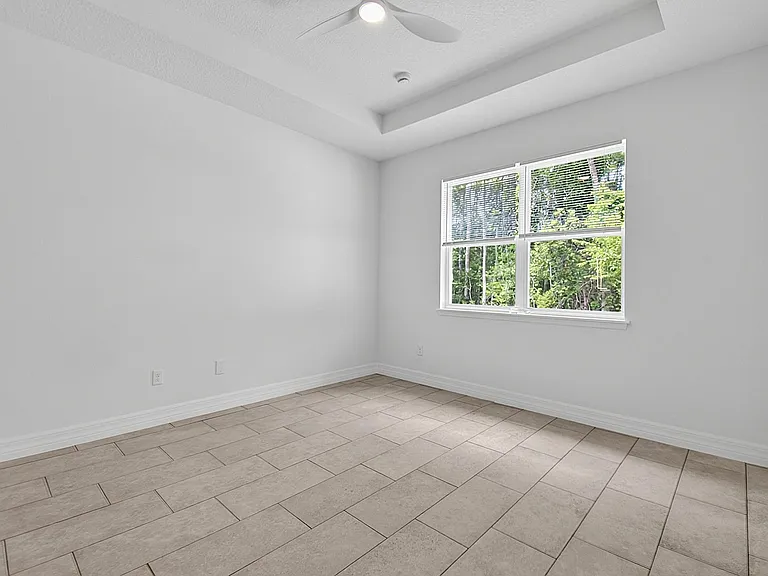 14 Ullynn Pl #A — Photo 46