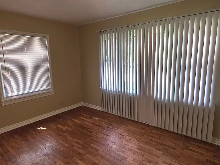 512 W Normal St — Photo 11