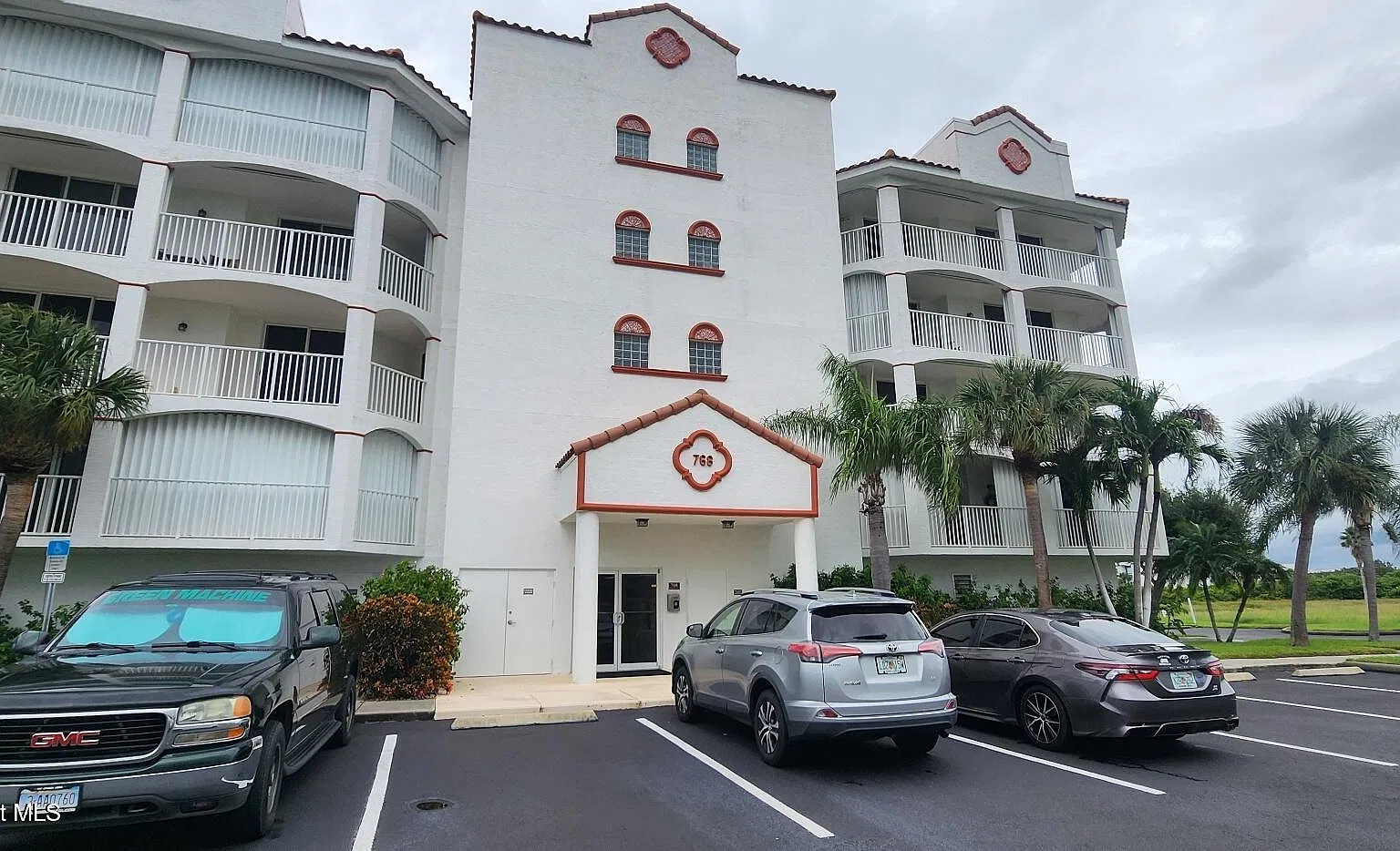 3 bed, 2.0 bath, 1840 sqft, $2,800 — Photo 1