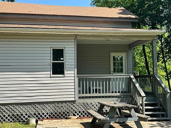 4th image of 830 Reinoehl St