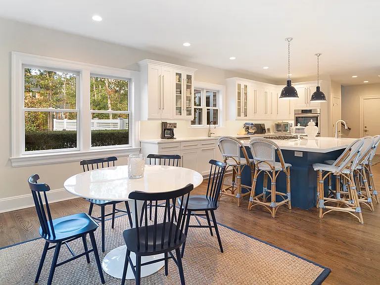 37 Arbutus Rd — Photo 11