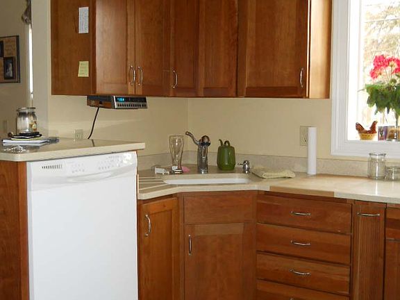 5th image of 10 McCollum St