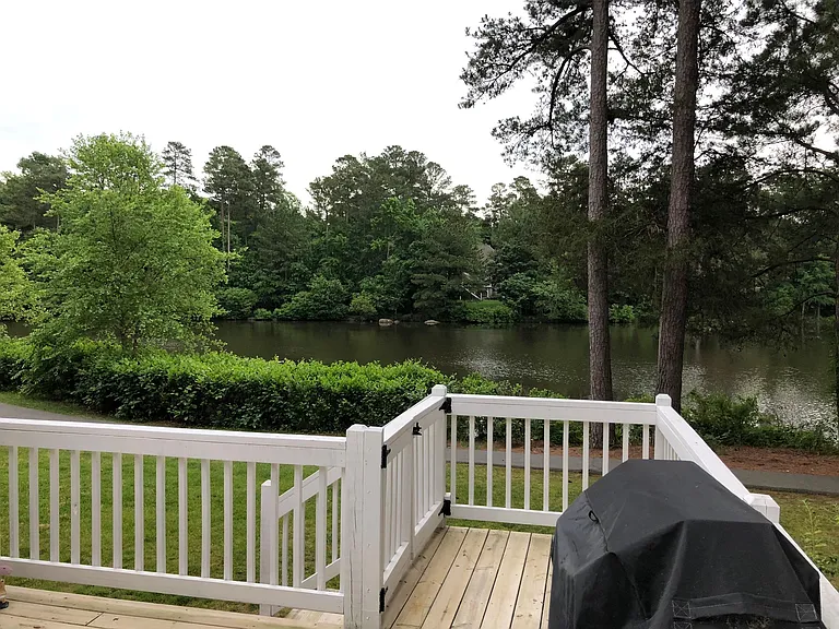 96 Lakeshore Dr — Photo 2