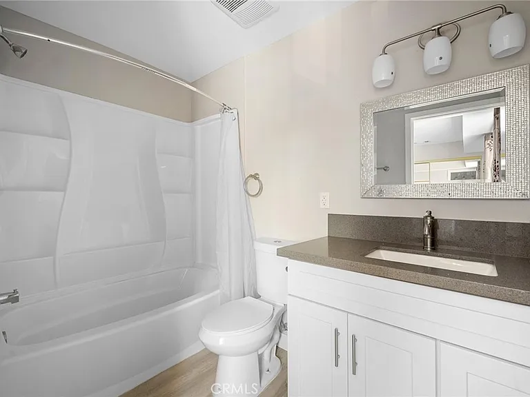 11731 Runnymede St #3 — Photo 7