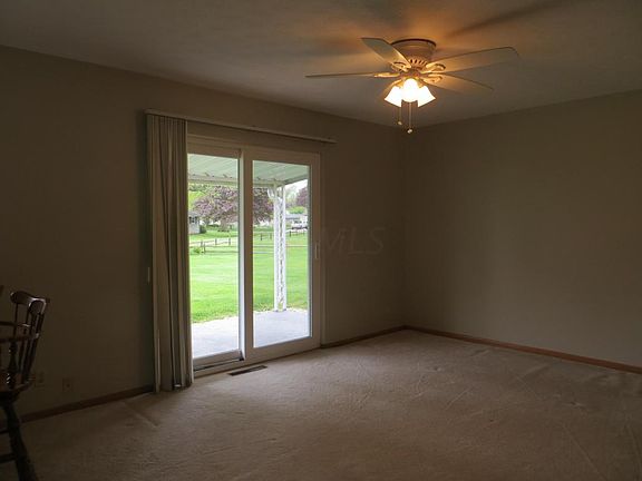 5th image of 608 Velma Ave
