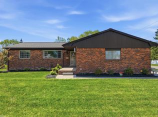 45553 Klingkammer St, Utica, MI 48317