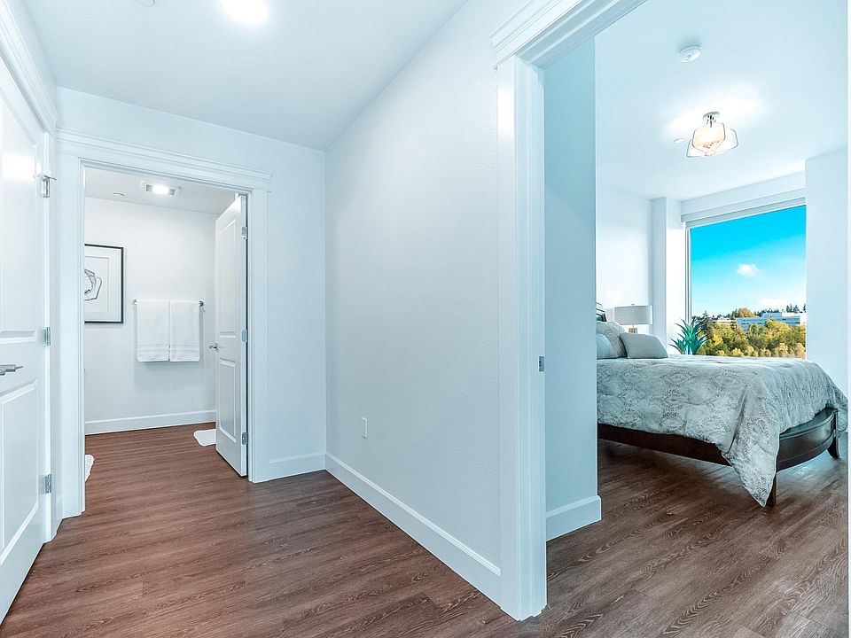 1st image of 410 5th Ave SW #103