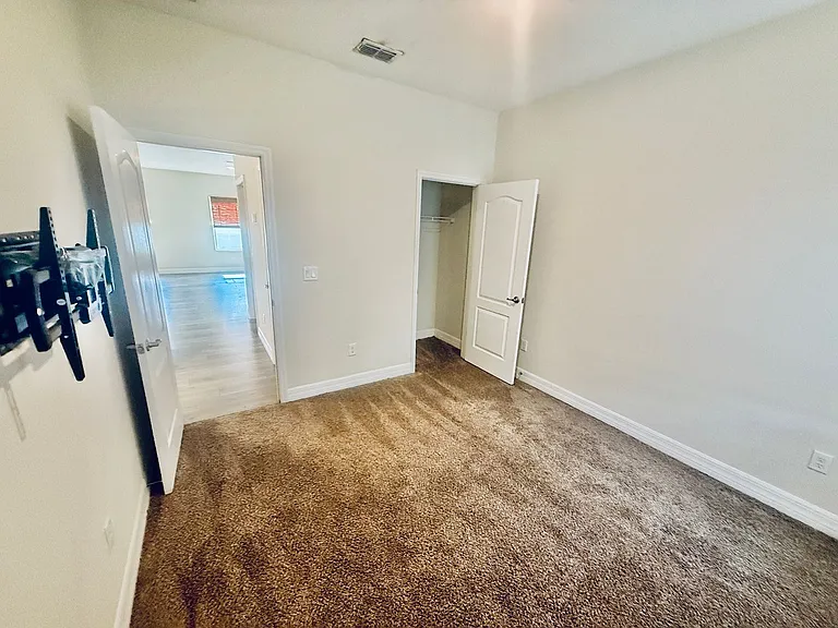 614 Lynbrook St NW — Photo 27