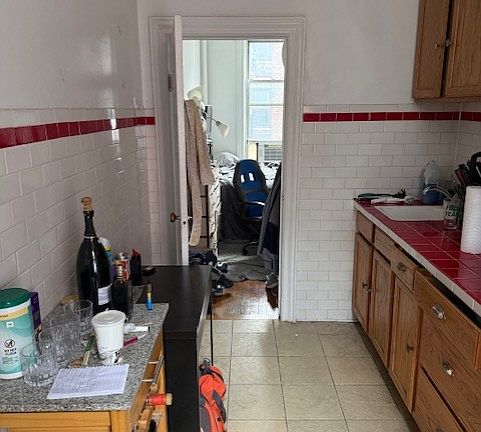 4th image of 230 E 29th St APT 16