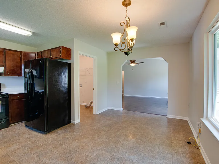 238 Barberry Ln — Photo 6