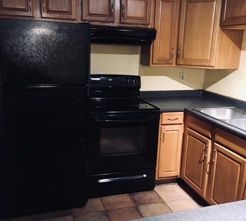 4th image of 1031 Moss St