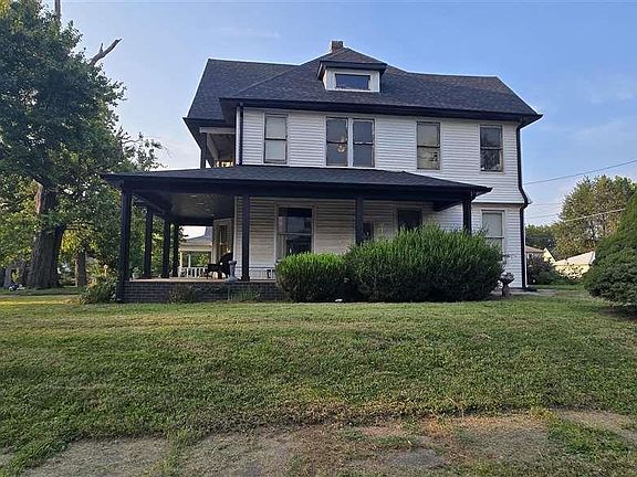 3rd image of 903 N Meridian St
