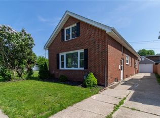 81 Sanders Rd, Buffalo, NY 14216