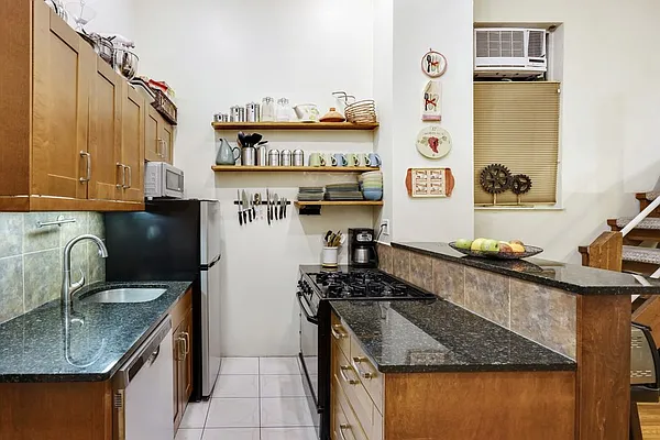 Sold by HomeDax Real Estate | media 10