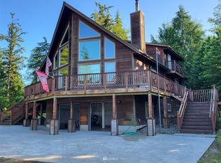 1073 Burma Rd, Oak Harbor, WA 98277