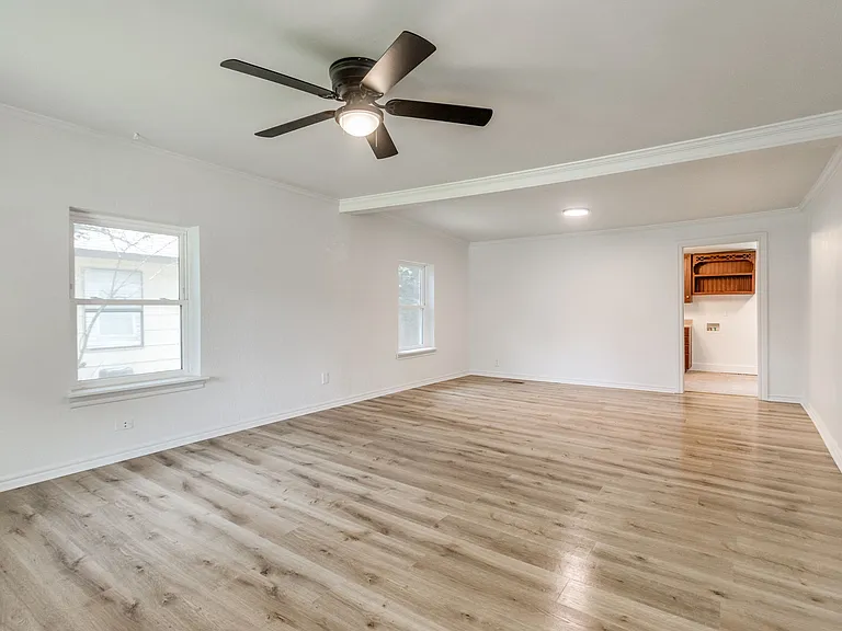 425 E Eufaula St — Photo 3