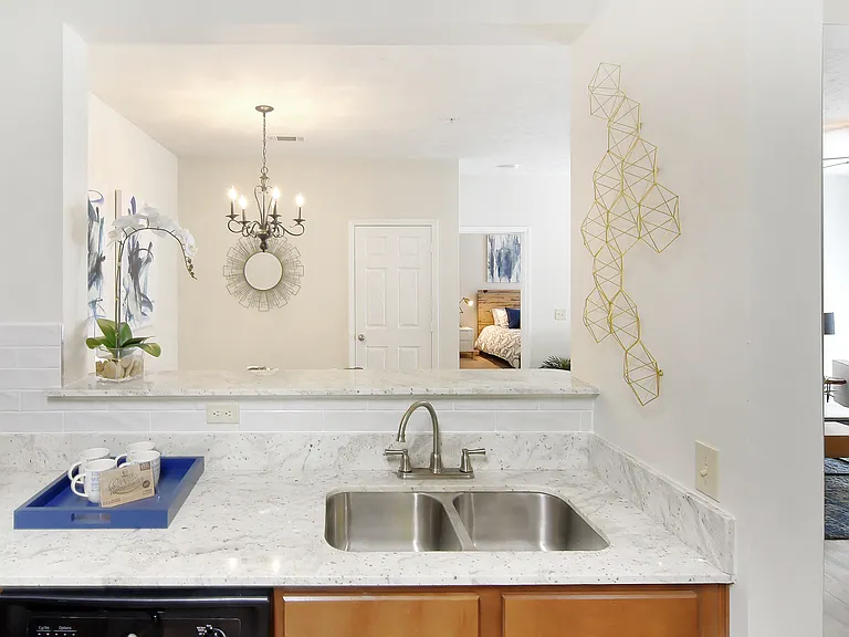Landing at Willow Bayou Apartment Homes — Photo 11