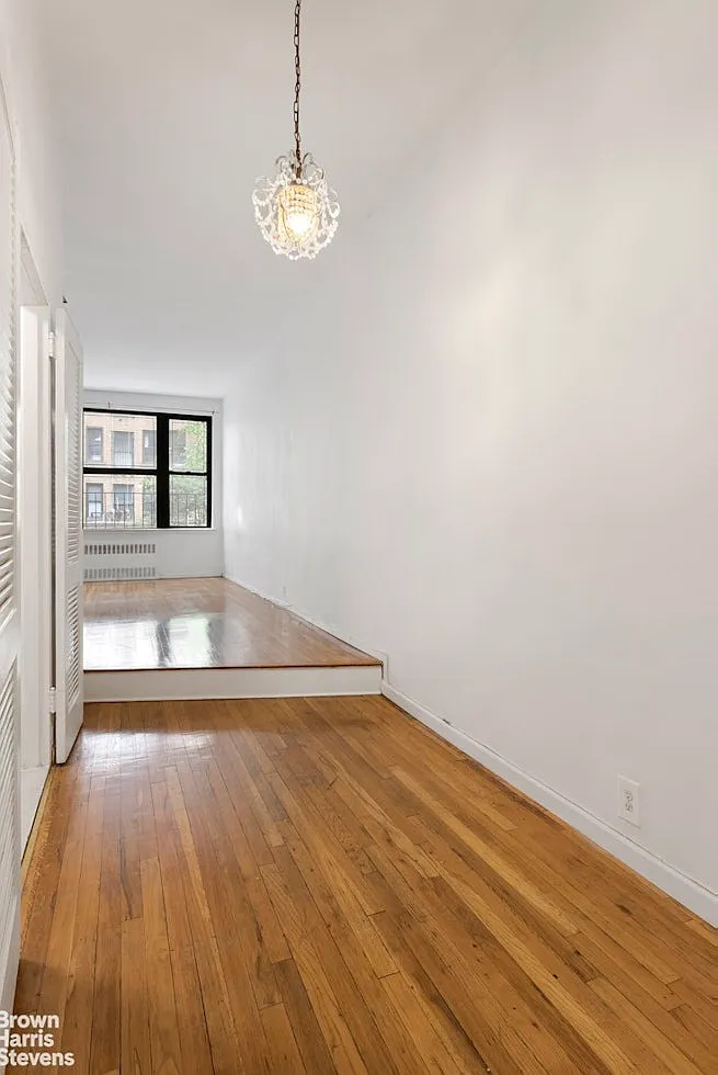 304 East 73rd Street — Photo 2