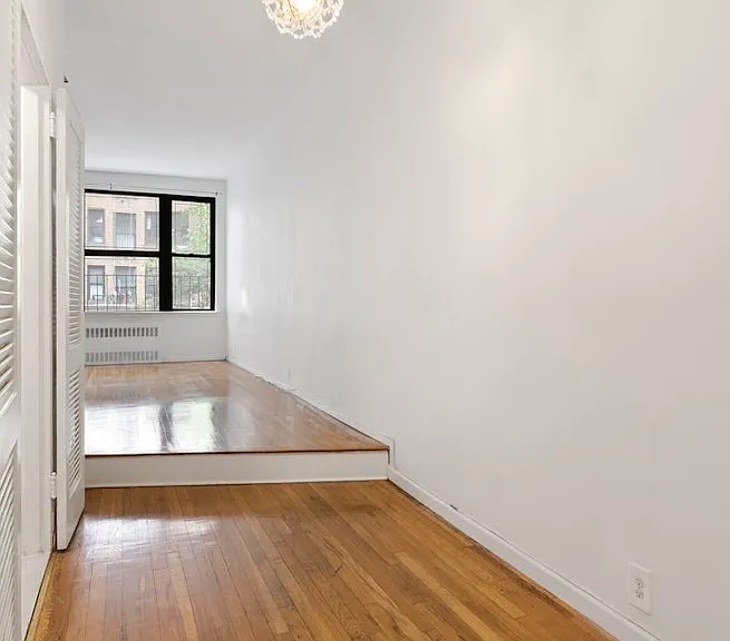 304 E 73rd St #1E — Photo 1