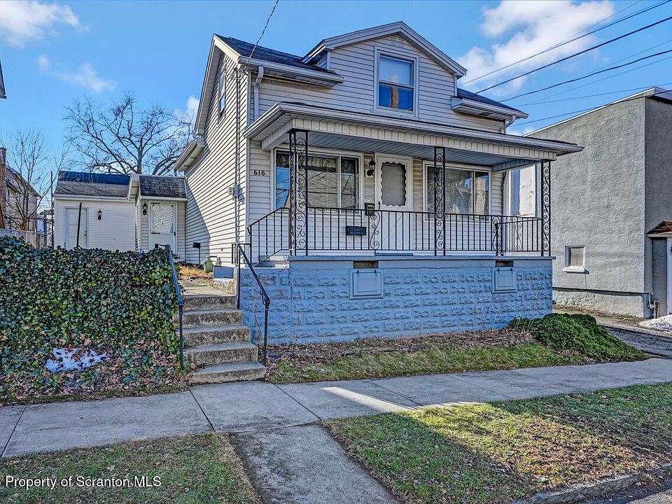 1st image of 616 Birch St