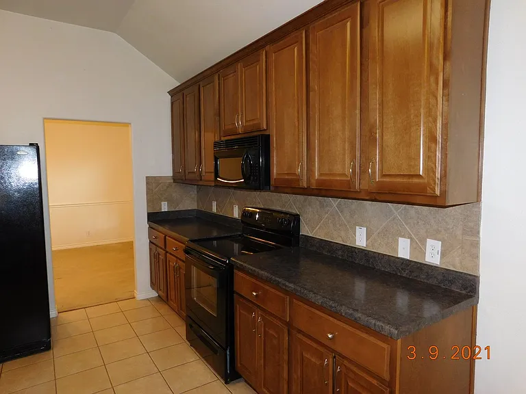 15713 Fair Ln — Photo 10