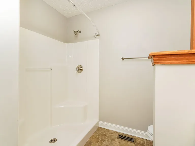 3124 Eastpointe Dr — Photo 11
