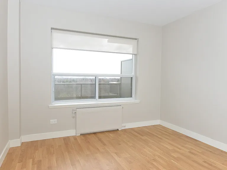 111 Lawton Blvd — Photo 19