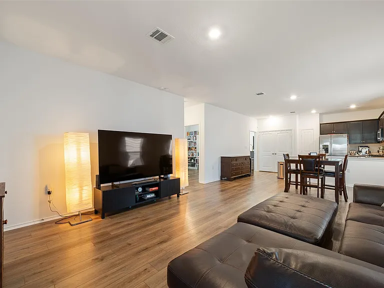 14404 Berning Rd — Photo 4