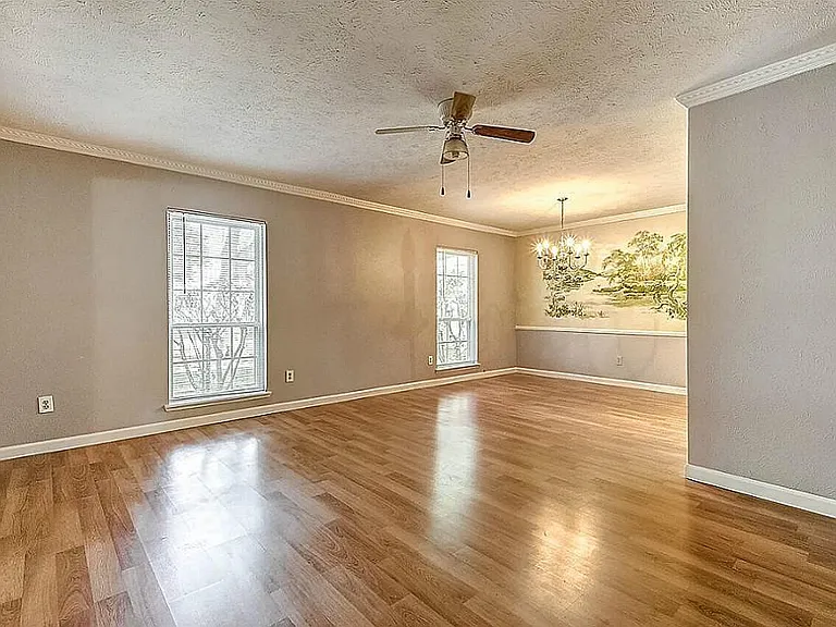 7334 La Granada Dr — Photo 3